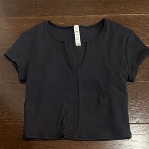 ⭐️ALO Yoga Black Ribbed TSHIRT